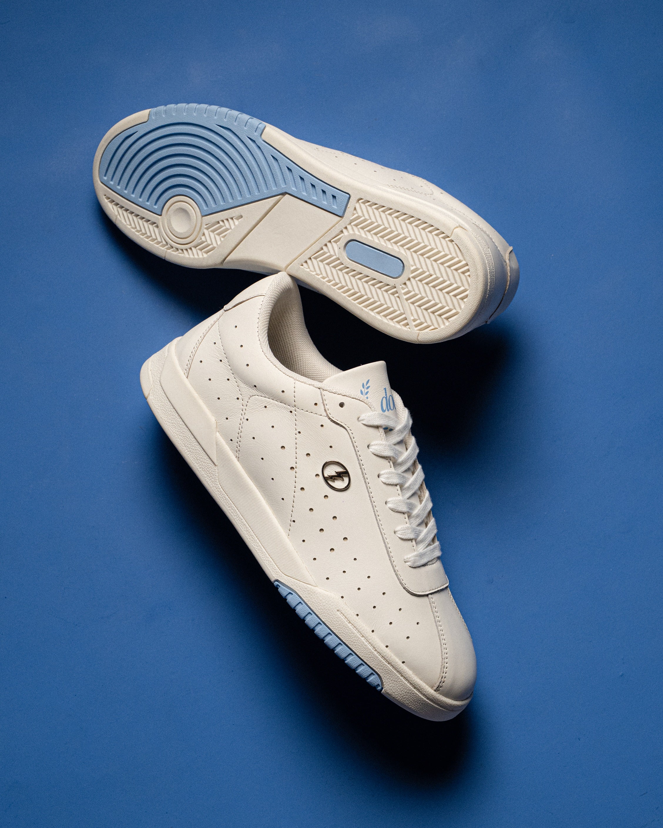 Crest / White