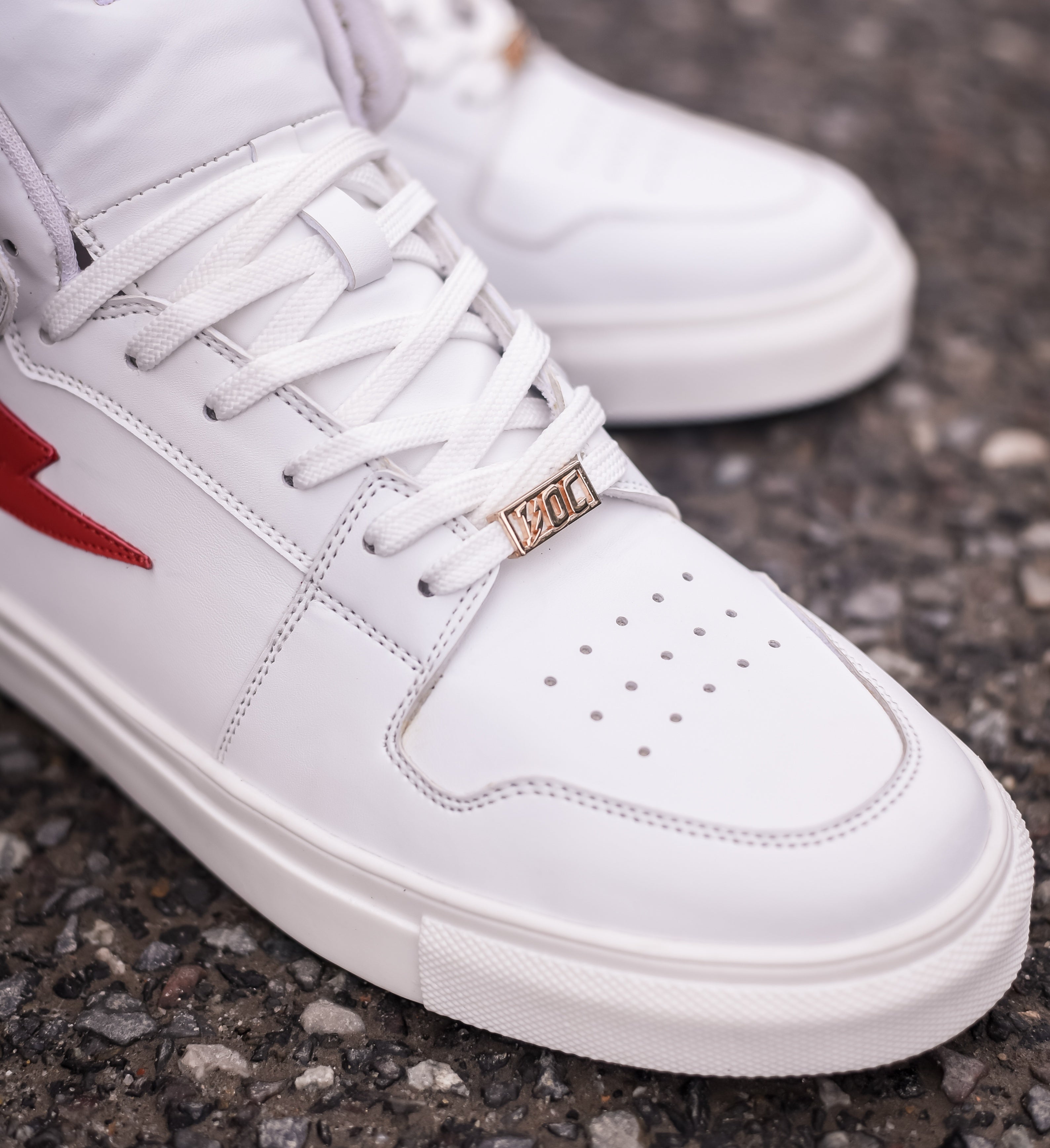 Austin MT / White